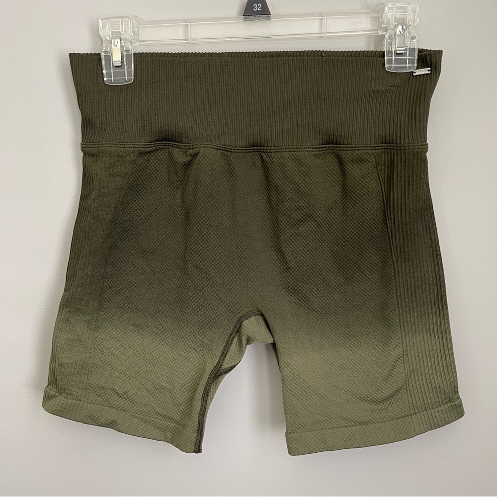 PINK Active Green Ombré Seamless Bike Shorts Medium